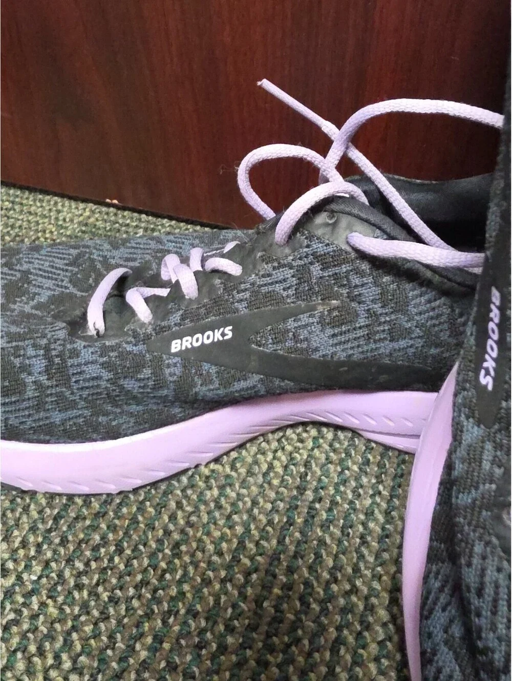 Brooks Launch 6 Women's Black Knit Pattern w/Purple Accent Running Shoes Sz 9.5